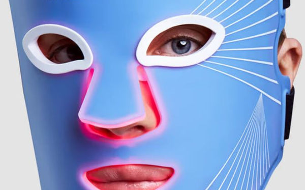 Come trattare l'acne con la terapia della luce LED