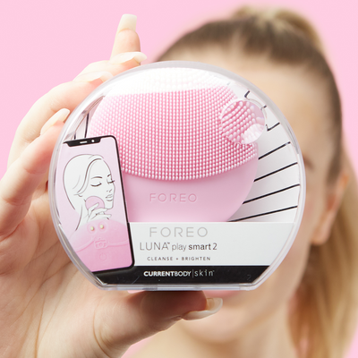 CurrentBody Skin X FOREO Set Cleanse and Brighten (del valore di 418€)